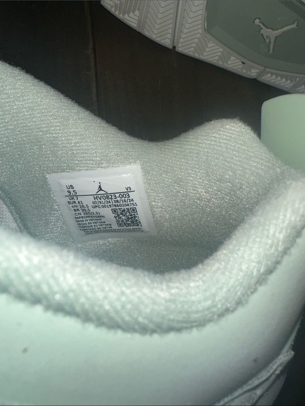 Jordan Women Mint Green Retro Basketball Sneakers BRAND NEW - Picture 6 of 6